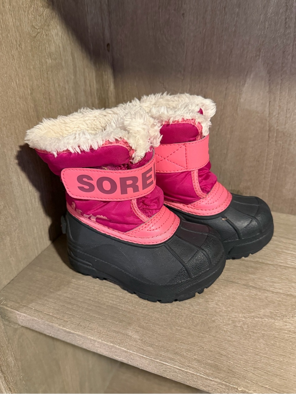 Kids winter boots